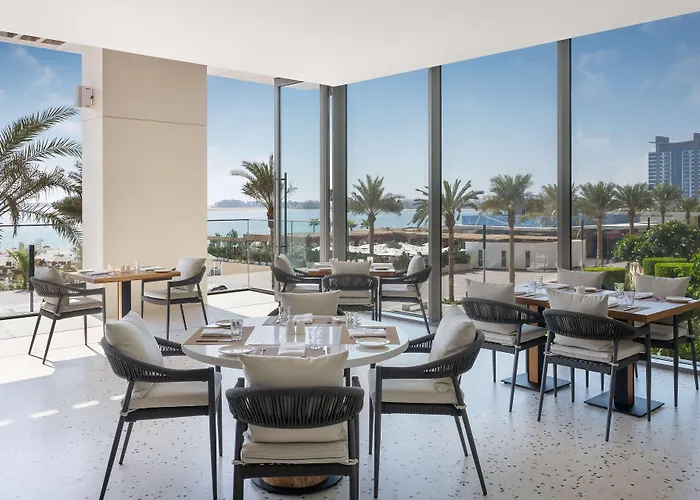 4-Star Radisson Beach Resort Palm Jumeirah Dubai • Spa Salon & Poolside Bar